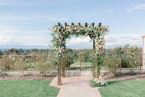 Little Hill Floral Designs, Little Hill Designs, OC Florist, LA Florist, Palos Verdes, Palos Verdes Golf Club, Wedding Ceremony, Styled Shoot, Bright Event Rentals, Chameleon Chair Collection, Luxury Weddings, Floral Designer, Wedding Flowers, Wedding Floral Designer